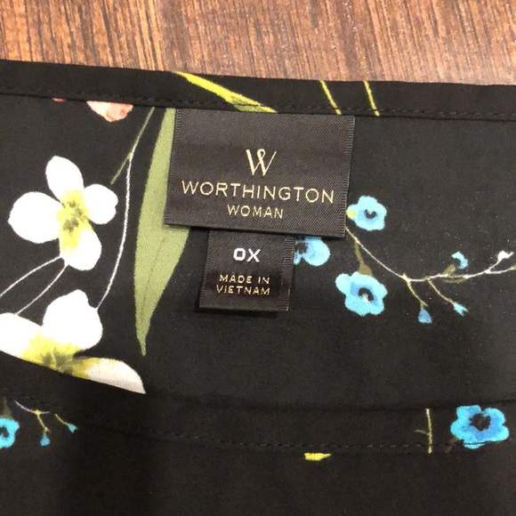 Floral Blouse - Picture 2 of 3